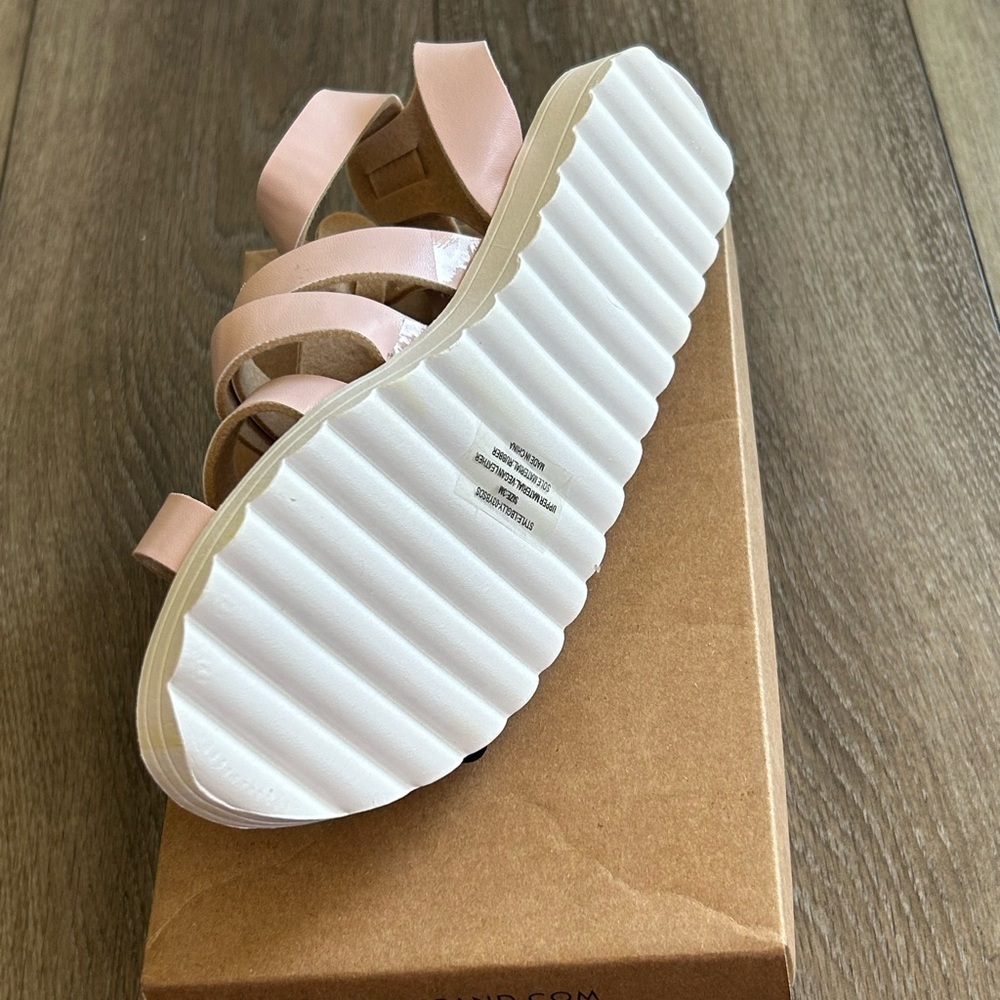 NEW Lucky Brand Gilly Sandal - Picture 6 of 8